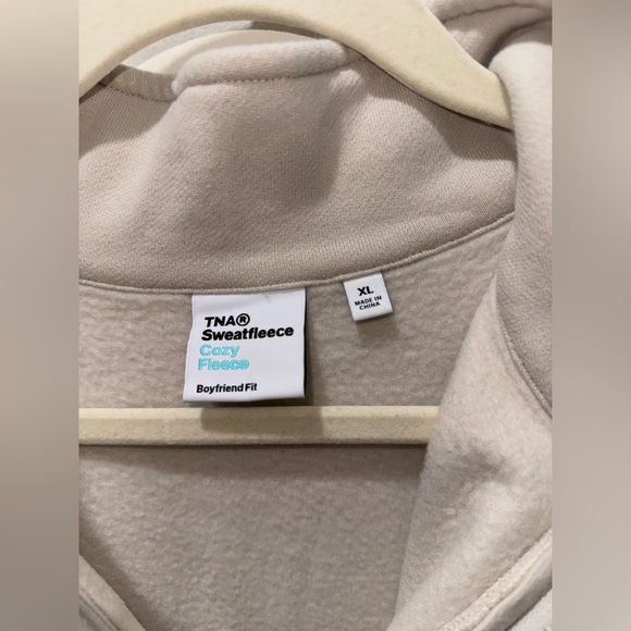 Aritzia TNA Sweatfleece Cozy Fleece Boyfriend 1/2 Zip Sweatshirt - Picture 8 of 9